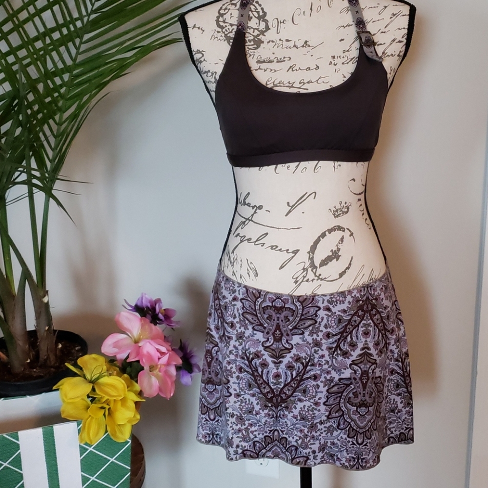 🔥4 for 25🔥EUC adorable swim top and skirt.
